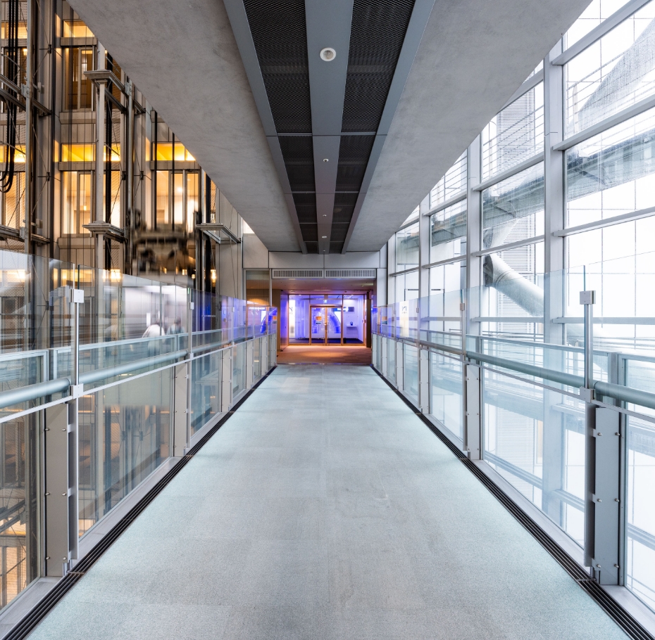 駅直結のオフィス